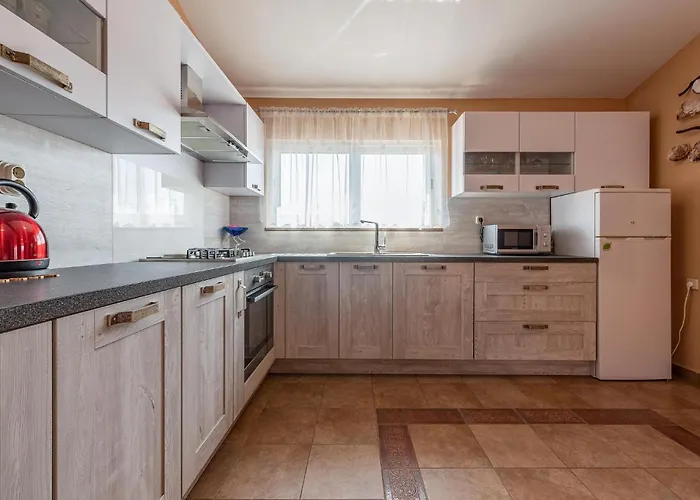 Two-bedroom In דירה
