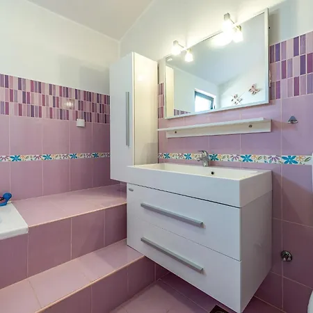 Stunning In With Kitchen Zadar