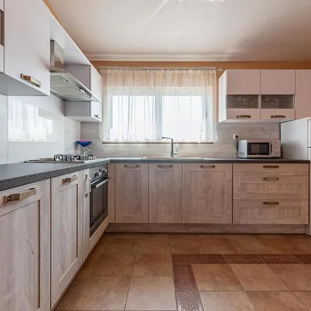 Stunning In With Kitchen Apartment