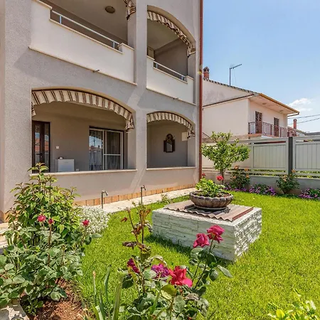 Apartamento Two-bedroom In Zadar