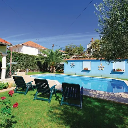 Stunning In With Kitchen Apartman *