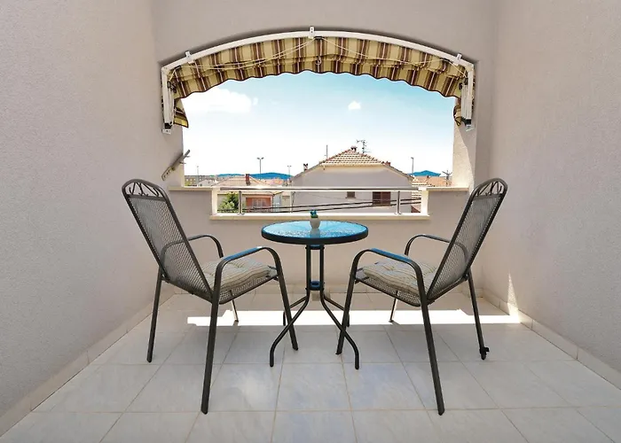 Two-bedroom In Lägenhet Zadar