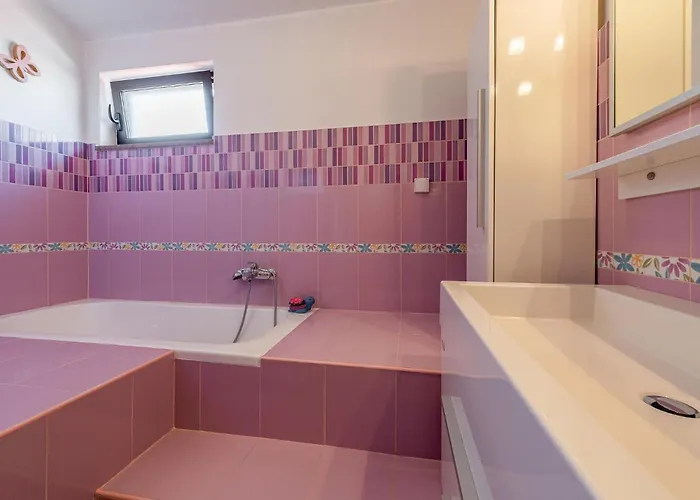 Two-bedroom In Lägenhet Zadar